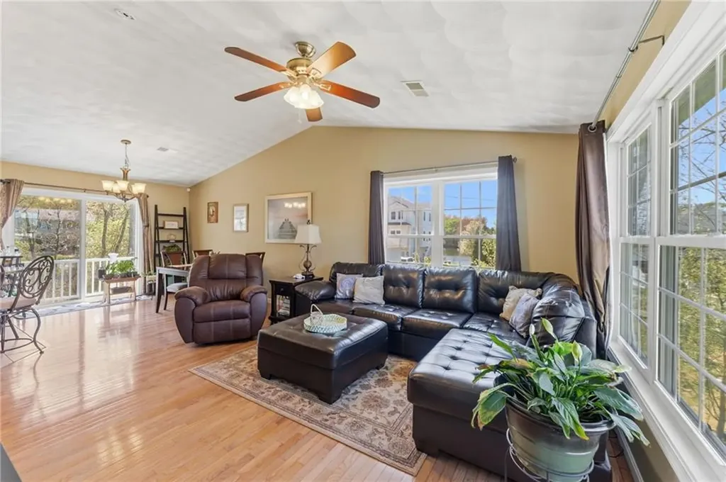 48 Harris Avenue Warwick RI 02889