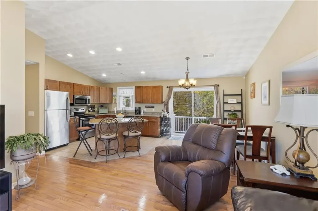 48 Harris Avenue Warwick RI 02889