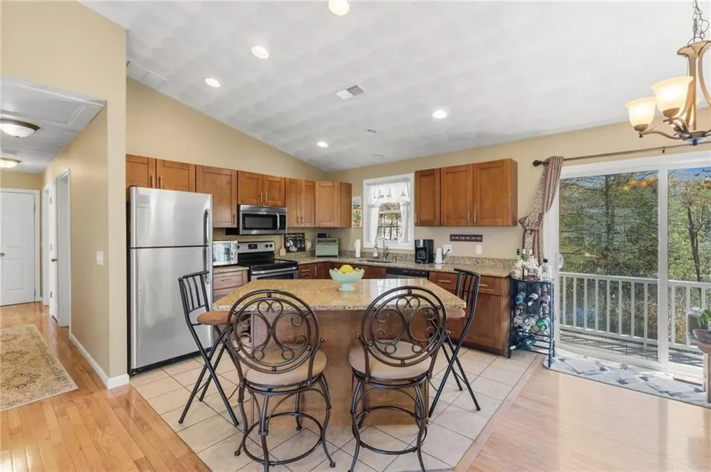 48 Harris Avenue Warwick RI 02889