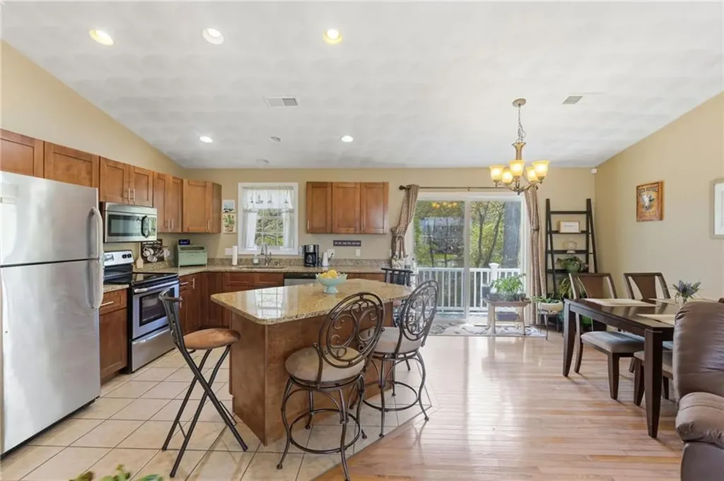 48 Harris Avenue Warwick RI 02889