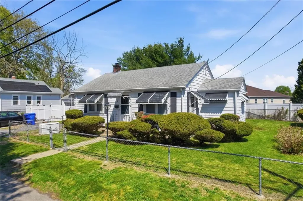 15 Rhodes Avenue East Providence RI 02915