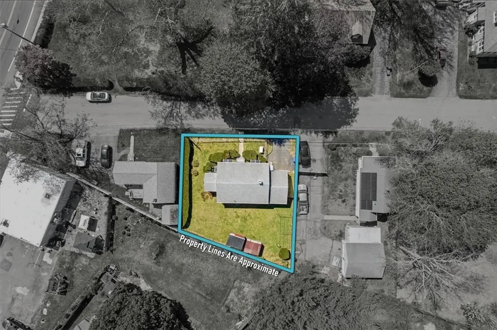 15 Rhodes Avenue East Providence RI 02915