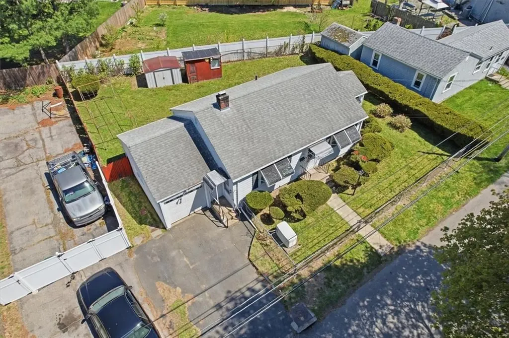 15 Rhodes Avenue East Providence RI 02915