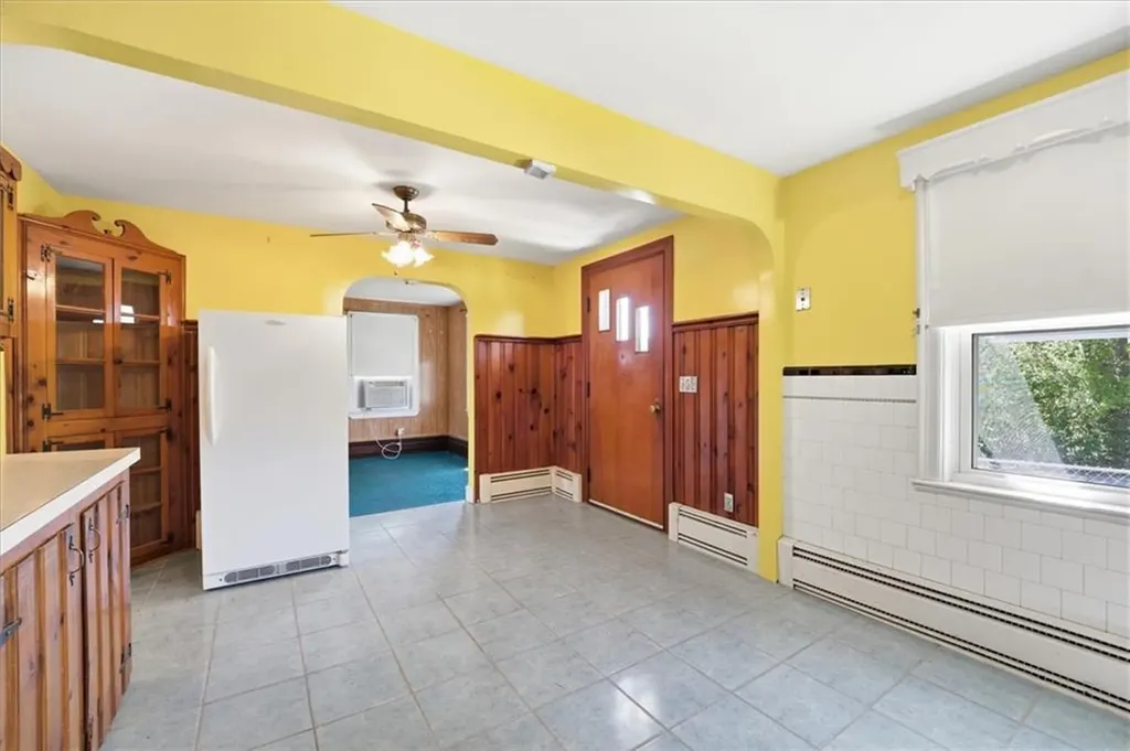 15 Rhodes Avenue East Providence RI 02915