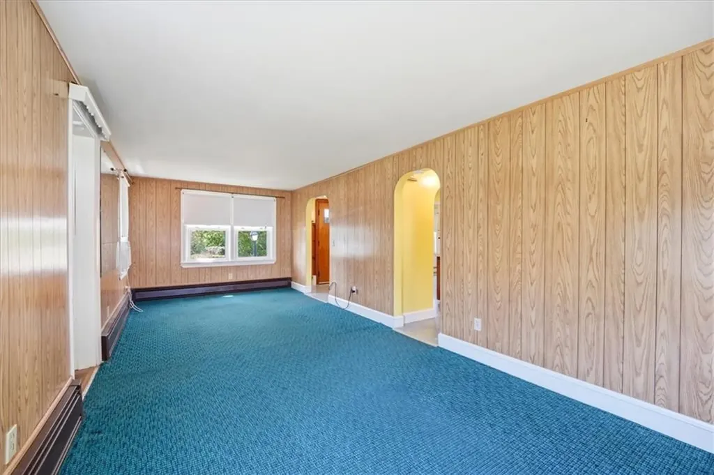 15 Rhodes Avenue East Providence RI 02915