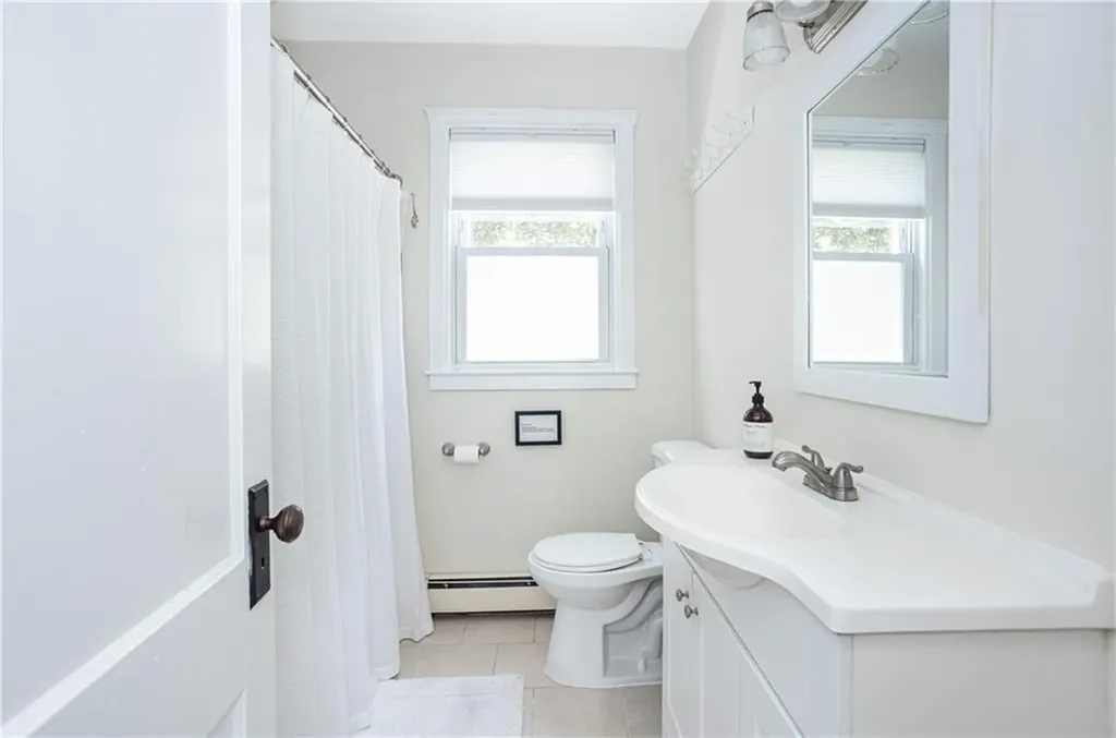 2 Bedlow Avenue Newport RI 02840