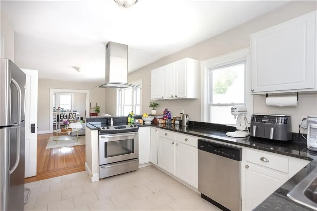 2 Bedlow Avenue Newport RI 02840
