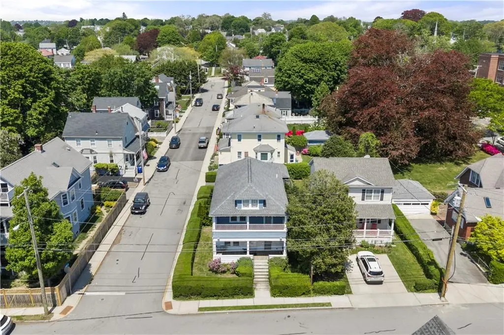 2 Bedlow Avenue Newport RI 02840
