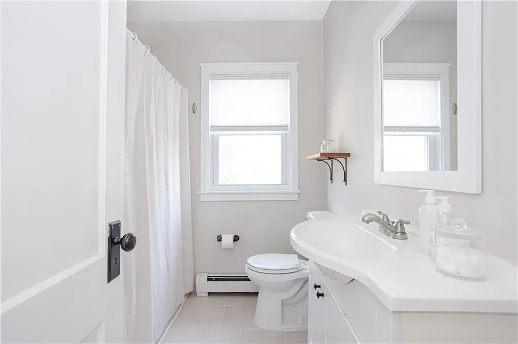 2 Bedlow Avenue Newport RI 02840