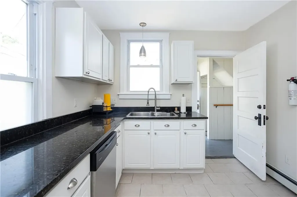 2 Bedlow Avenue Newport RI 02840