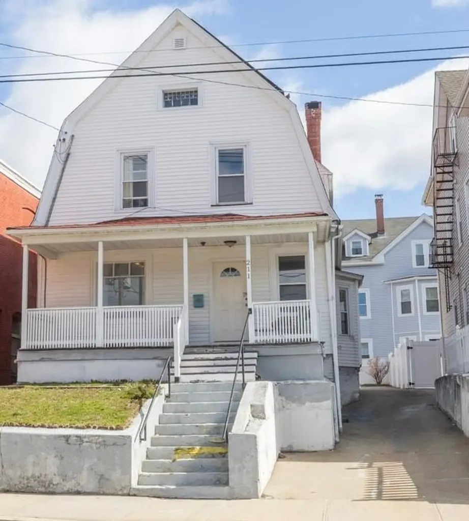 211 Admiral Street Providence RI 02908