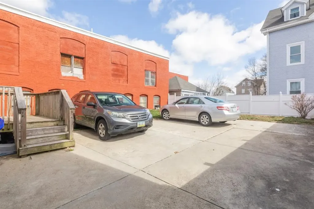 211 Admiral Street Providence RI 02908
