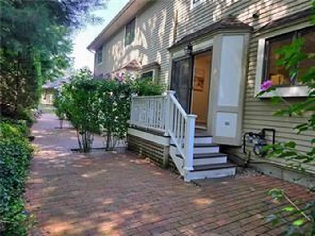 203 Dean Ridge Court Cranston RI 02920