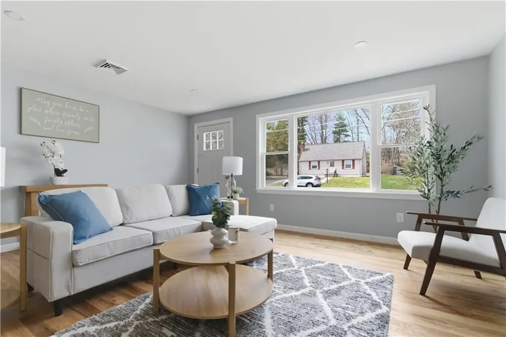 63 Indian Road East Providence RI 02915