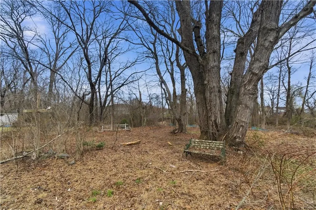 63 Indian Road East Providence RI 02915