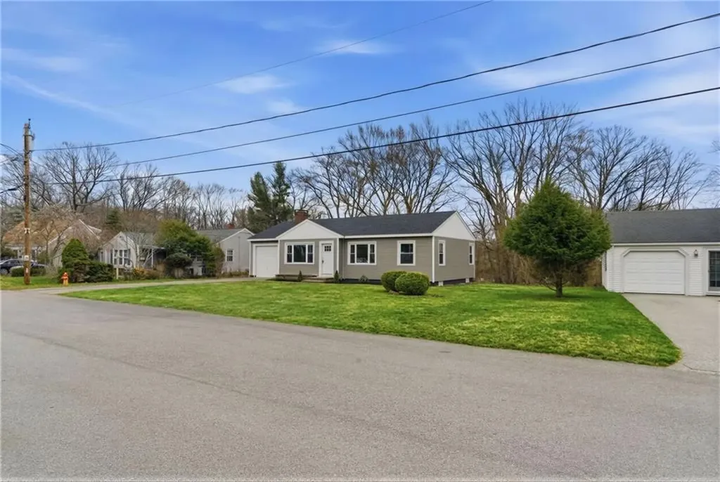 63 Indian Road East Providence RI 02915