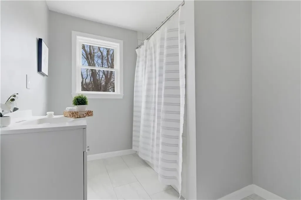 63 Indian Road East Providence RI 02915