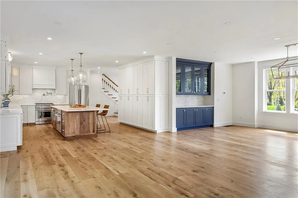3 Knowlton Court Bristol RI 02809