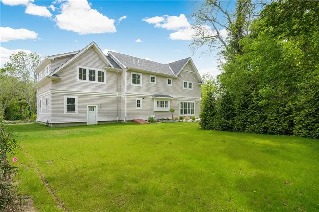 3 Knowlton Court Bristol RI 02809