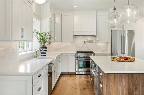 3 Knowlton Court Bristol RI 02809