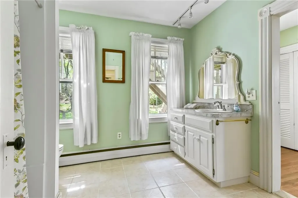 246 Old Forge Road Warwick RI 02818