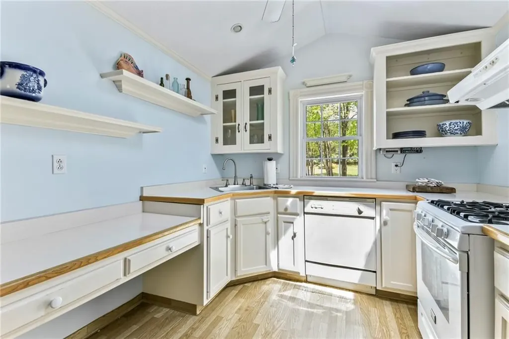246 Old Forge Road Warwick RI 02818