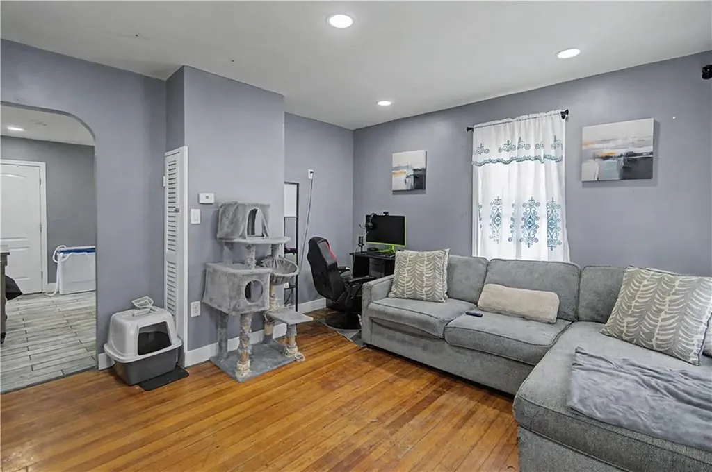 1 2 Hale Street Providence RI 02909