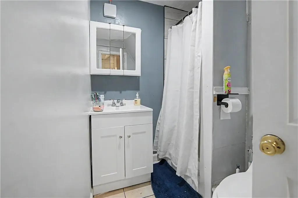 1 2 Hale Street Providence RI 02909