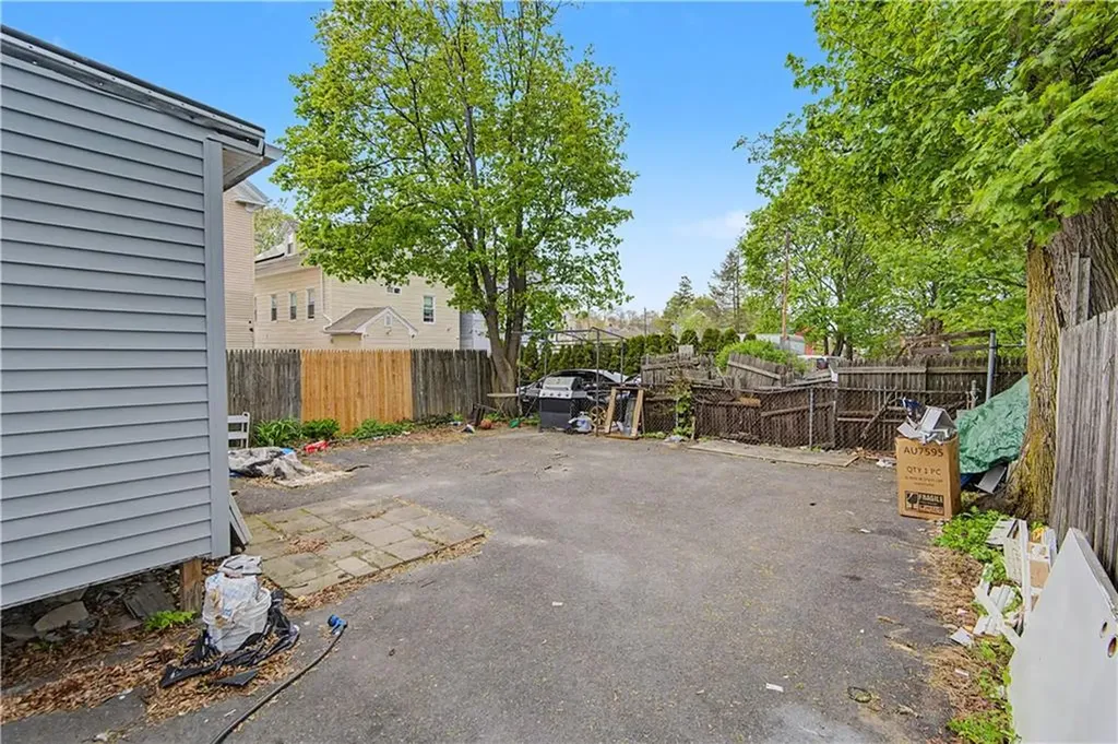 1 2 Hale Street Providence RI 02909