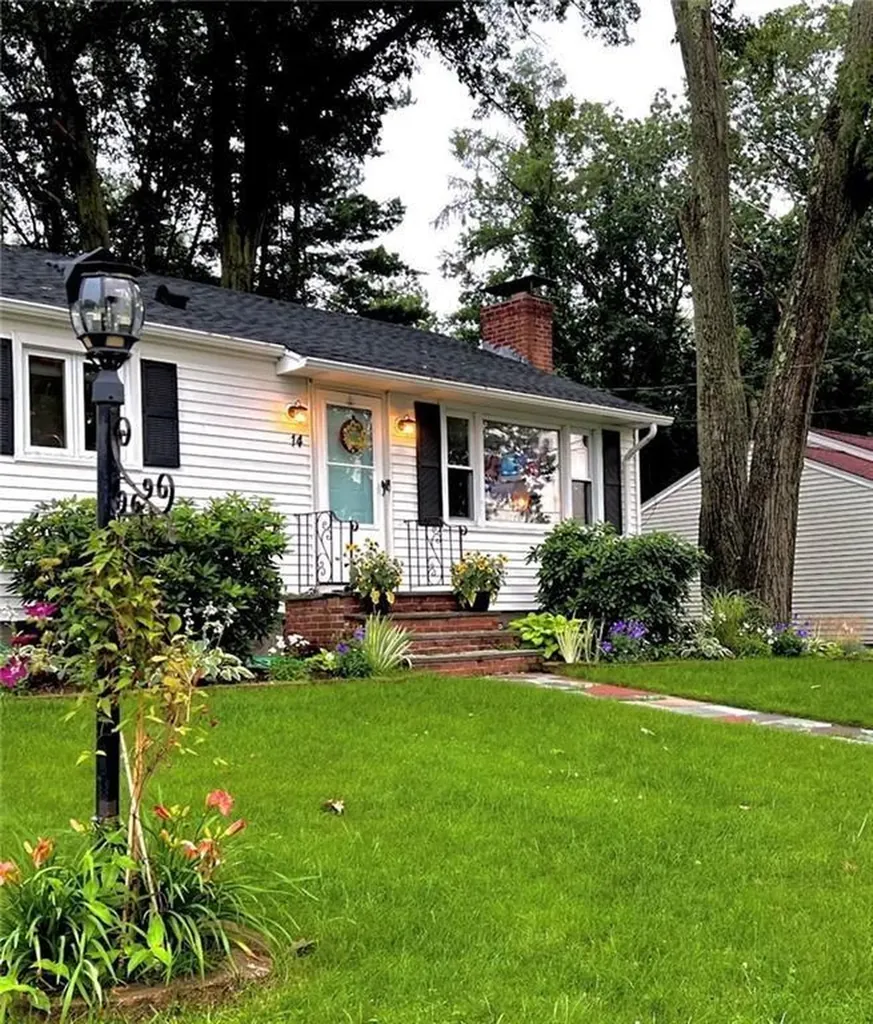 14 Woodhill Drive Cranston RI 02920