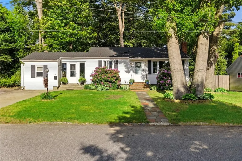 14 Woodhill Drive Cranston RI 02920
