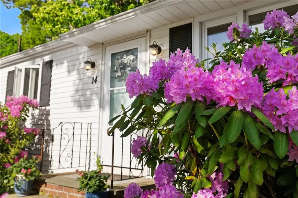 14 Woodhill Drive Cranston RI 02920
