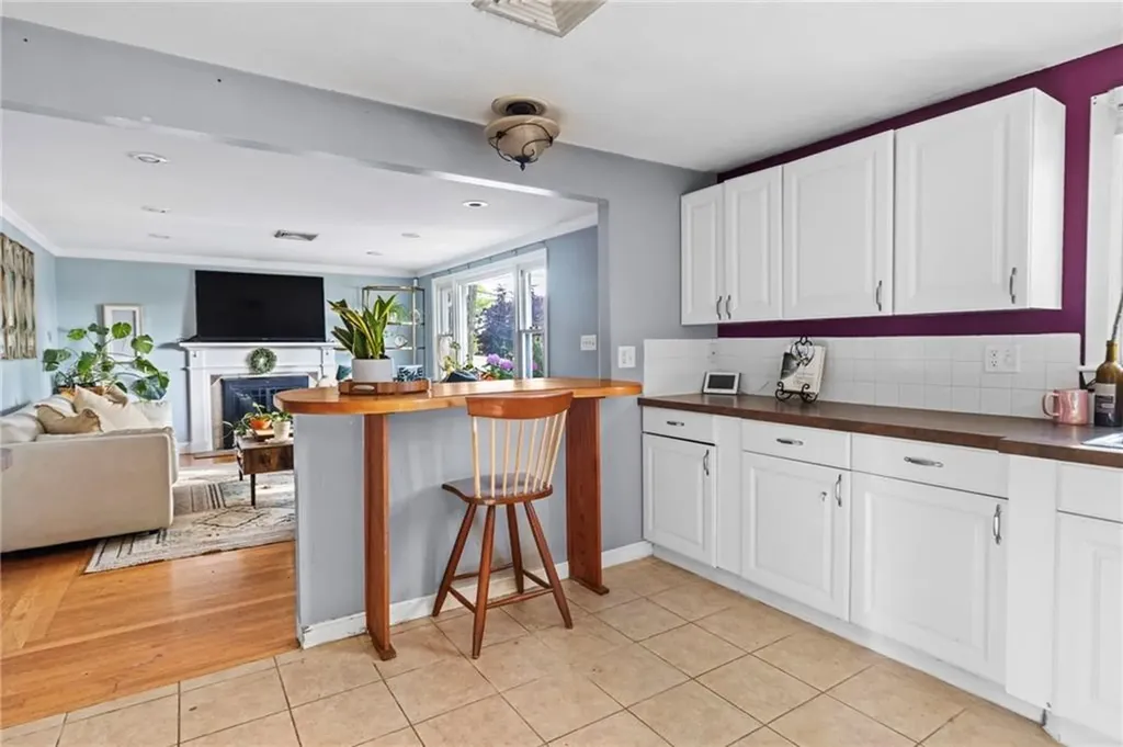 14 Woodhill Drive Cranston RI 02920