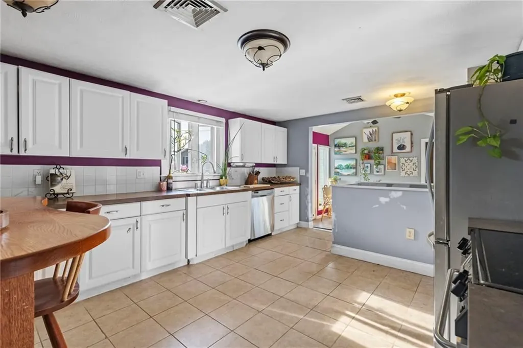 14 Woodhill Drive Cranston RI 02920