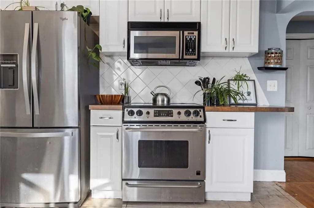 14 Woodhill Drive Cranston RI 02920