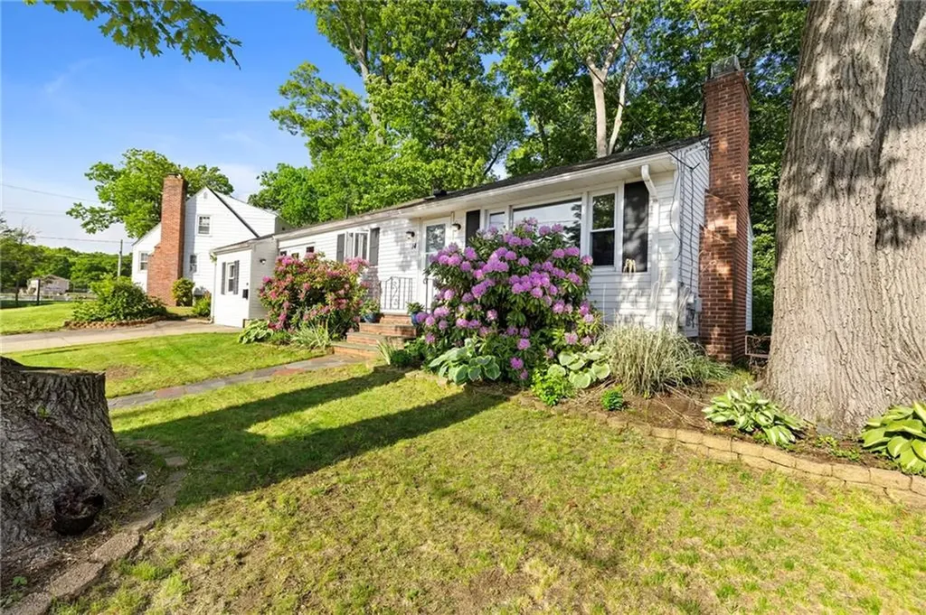 14 Woodhill Drive Cranston RI 02920