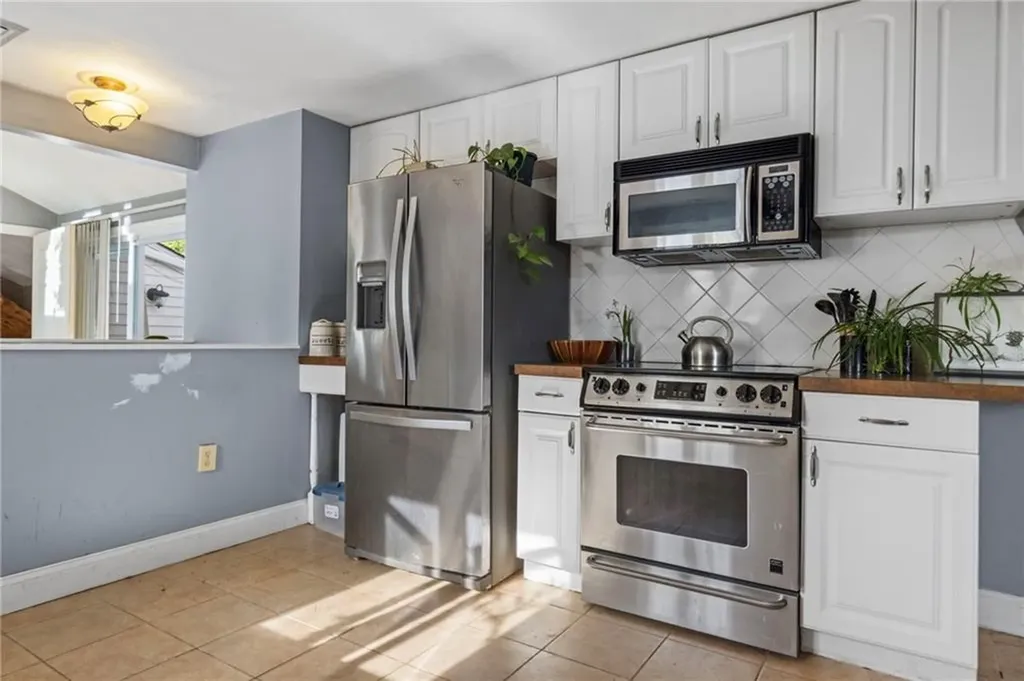 14 Woodhill Drive Cranston RI 02920