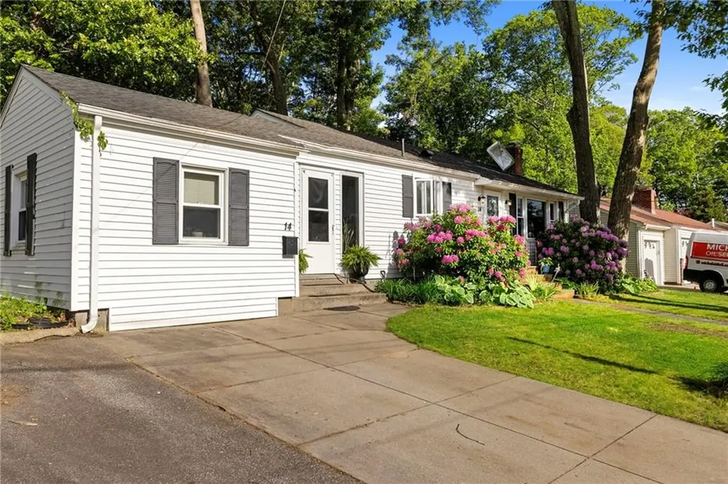 14 Woodhill Drive Cranston RI 02920