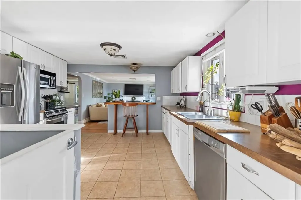 14 Woodhill Drive Cranston RI 02920