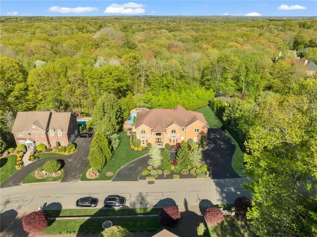 20 Red Brook Crossing Lincoln RI 02865