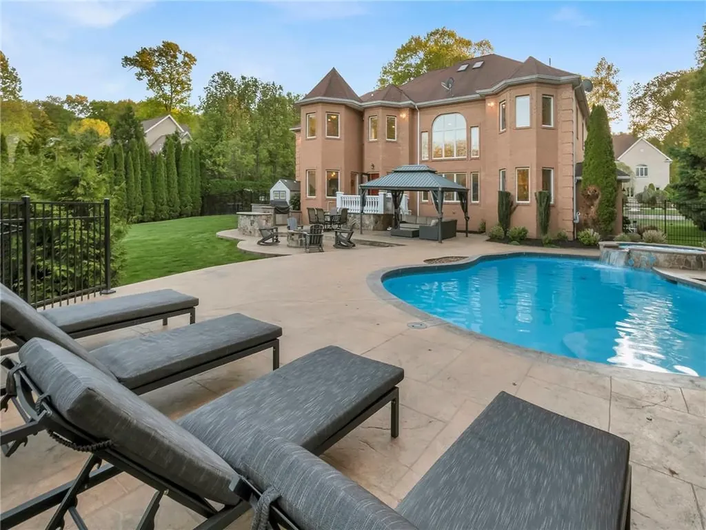 20 Red Brook Crossing Lincoln RI 02865