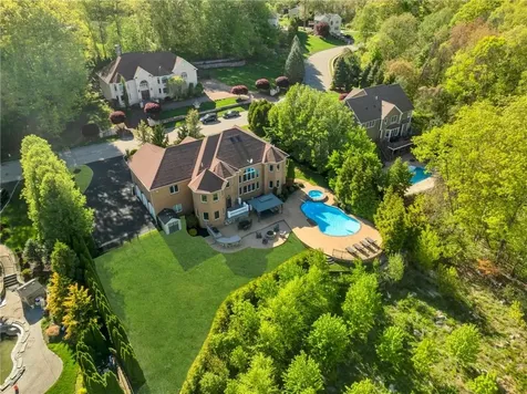 20 Red Brook Crossing Lincoln RI 02865
