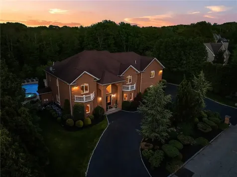 20 Red Brook Crossing Lincoln RI 02865