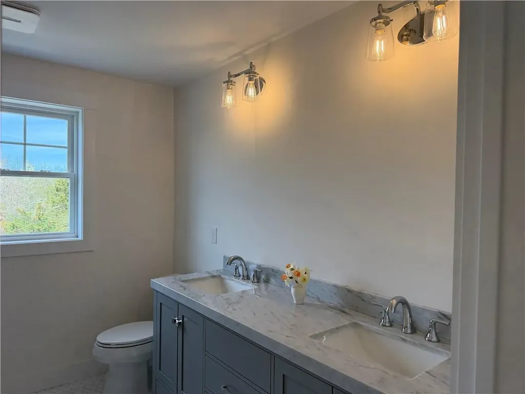 27 Massasoit Avenue Bristol RI 02809