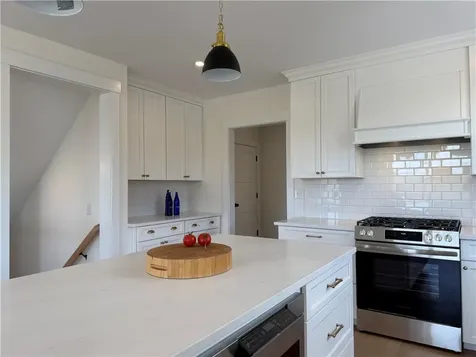 27 Massasoit Avenue Bristol RI 02809