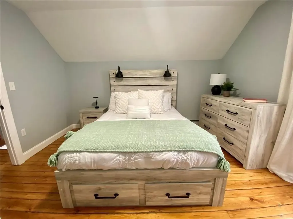 18 Hall Avenue Newport RI 02840