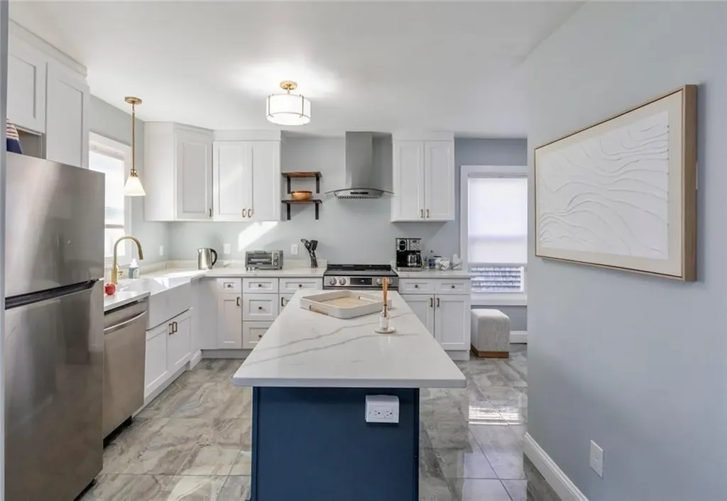 18 Hall Avenue Newport RI 02840