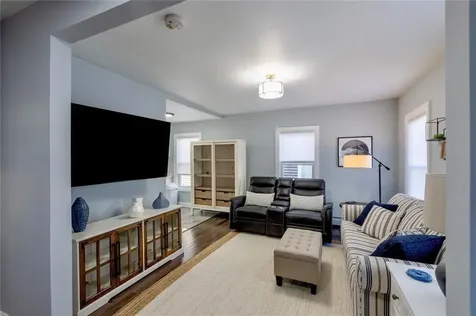 18 Hall Avenue Newport RI 02840