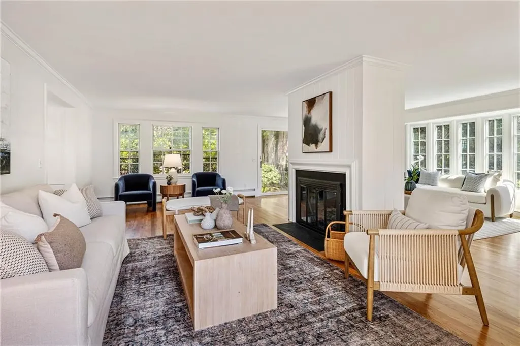 8 Harbour Road Barrington RI 02806