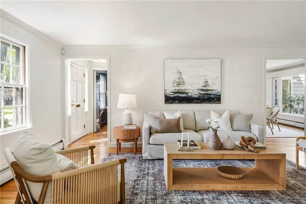 8 Harbour Road Barrington RI 02806